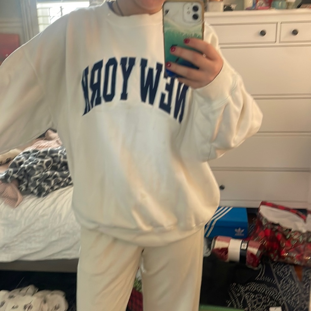 Brandy Melville Crewnceck